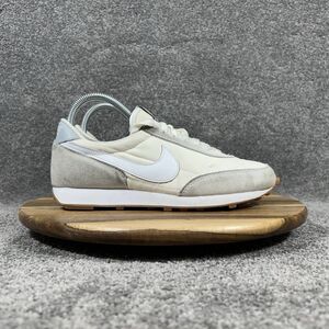 Nike Daybreak Low CK2351-101 Women's Size 7.5 Cream Ivory Running Shoes Used